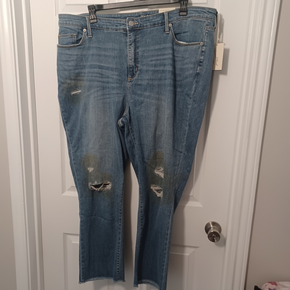 Universal Thread Grunge distressed Jeans sz 22W
